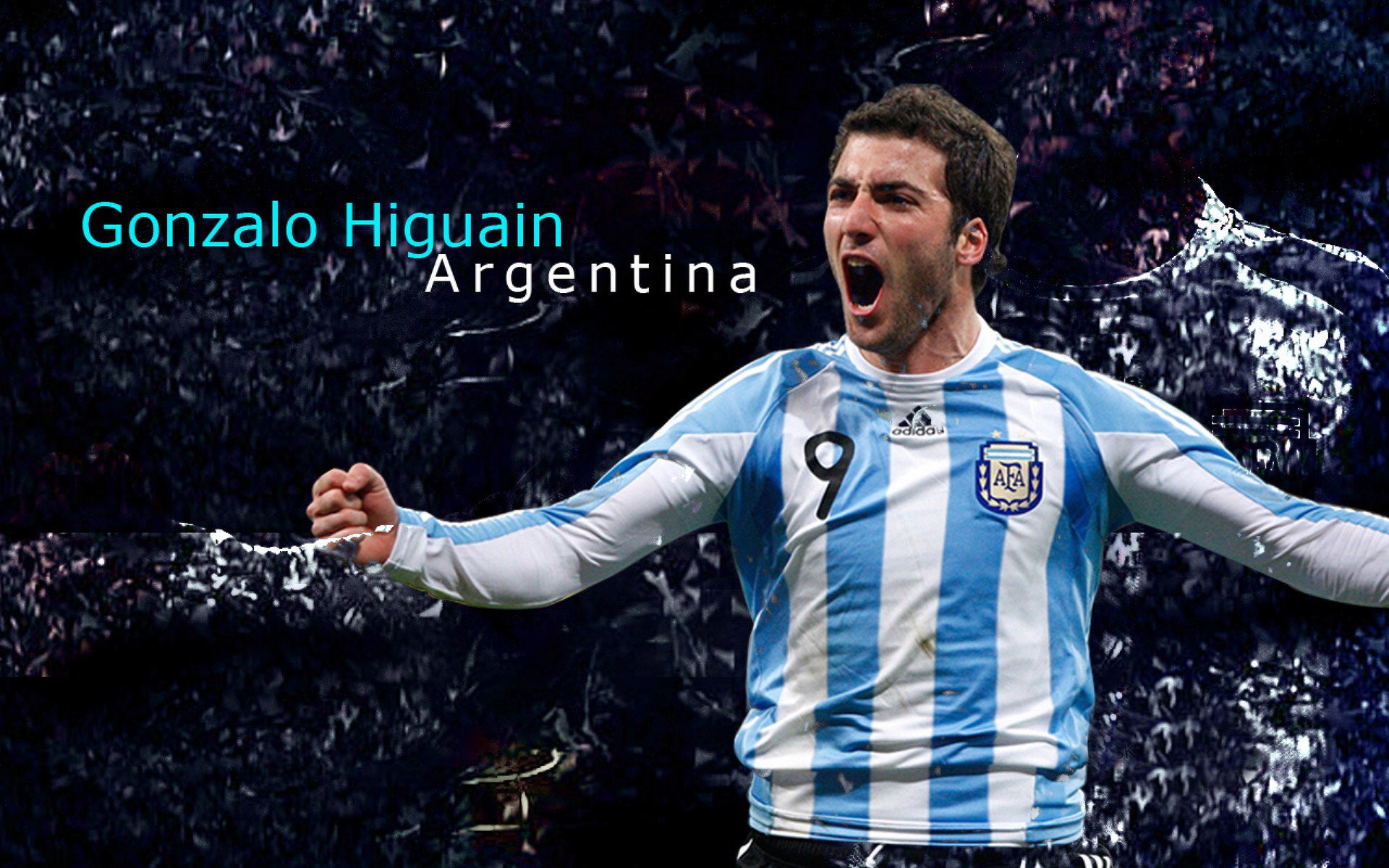 训练中强度不断升级球员表现积极展现职业精神与自律态度，职业球员的训练