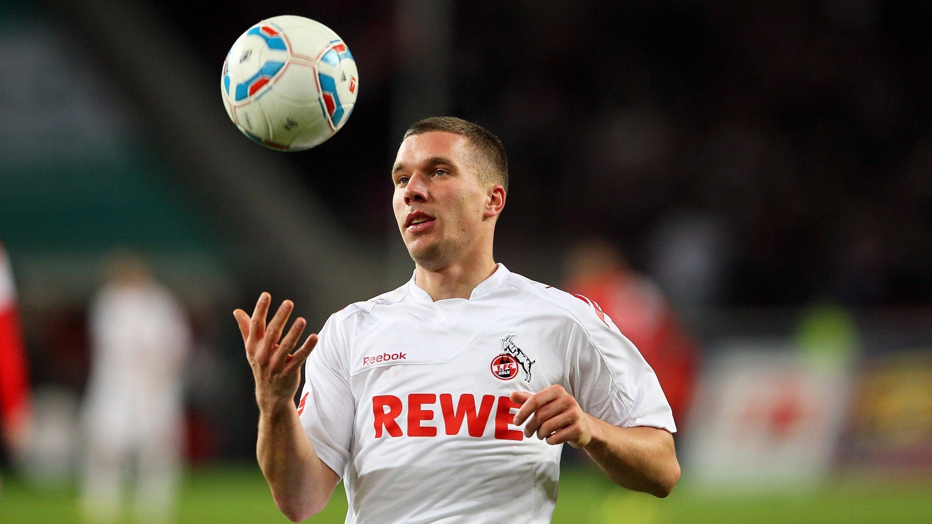 青训中心实行多教练带组模式丰富球员训练风格，青训队教练